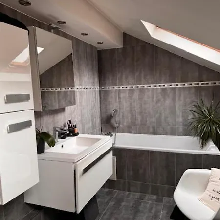 Charming Apartment *